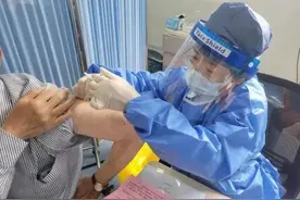 上海的爷爷奶奶，今天开始打疫苗啦！这些热点问题也有答案了图片