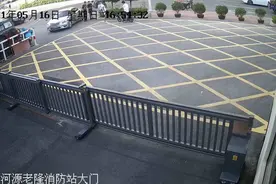 暖心！龙川5名中学生为老隆消防救援站指战员送牛奶图片
