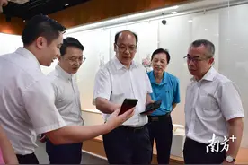 东莞市委常委、宣传部部长杨晓棠参观石龙博物馆图片