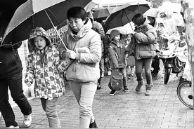 延长幼、小放学时间要考虑周全图片