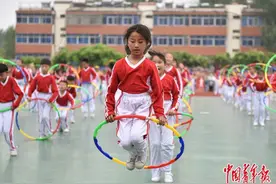 小小呼啦圈因何转动二十年图片