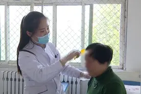 暖心！横跨5省千里送行，聊城人帮西安走失20年的老人回家团圆图片