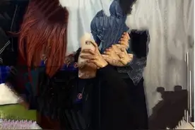 放出来了！易烊千玺IG更新 晒鬼畜自拍配文：终于图片