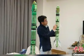 用饮料瓶制作“水火箭”居然发射成功？！中国航天后继有人图片