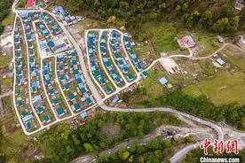 西藏墨脱背夫忆往昔：公路通了苦变甜图片