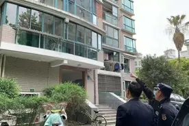 阳台可以拆窗砌墙吗？听听普陀区万里城管怎么说图片