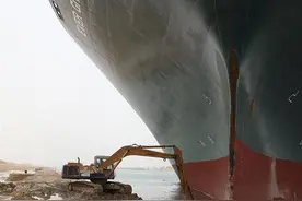 拯救苏伊士运河的挖掘机企业来长沙了！这场“超级机甲”秀，最牛的还不是它图片