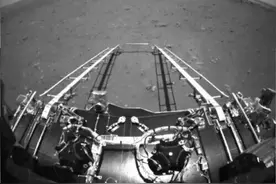 “祝融号”传回火星照片！为啥才传回？听听它的自述……图片