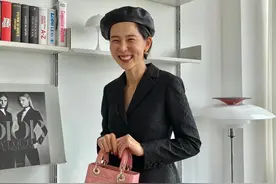 穿T恤的时候 戴什么项链最时髦？图片