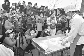 流量变“流毒”部分自媒体蹭流量蹭出一地鸡毛图片