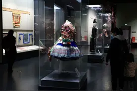 穿在身上的史书！贵州省博物馆苗族盛装大赏图片