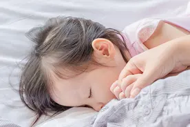 520母亲对孩子正确的爱——母乳喂养图片