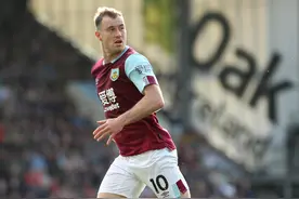 英超前锋酒驾被指控：痛饮4小时庆祝保级，开豪车回家被警察截停图片