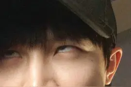不愧是你！周深卡点5201314晒翻白眼自拍图片