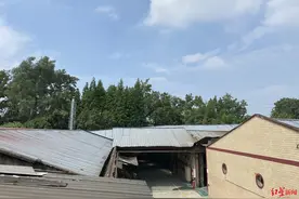 油漆气味刺鼻，咋回事？探访：现场已停止喷漆，待环评后再开工图片