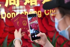 新闻8点见丨中国有14亿人，为什么你还是单身？图片