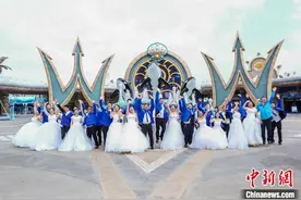“会聚良缘·520爱在e起”外卖骑手集体婚礼在上海举办图片