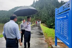 李星华到中港镇督导防汛备汛工作并就党史学习教育进行督导和宣讲图片