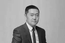 晓有见地｜左晖：孤独的行者图片