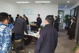 三名“主任”潜入机场搞招聘 29人被骗480余万图片