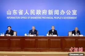 山东常住人口逾1亿居全国第二位 平均每个家庭户2.70人图片