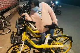 13岁重症女孩感恩社会，义务摆放单车，爱笑的她还有一个梦图片