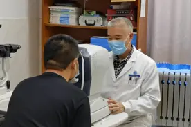 北大医疗鲁中医院刘百臣：做百姓的“光明使者”图片
