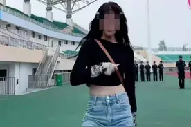 “蹭流量”还辱警，网红被训诫并道歉图片