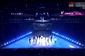 INTO1成团后舞台首秀！刘宇原地720度旋转绝了图片