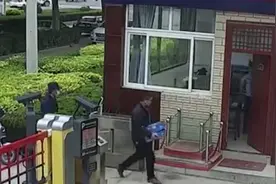 送可乐的爱心人士找到了，是一名汶川地震被救女孩视频封面