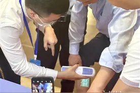 静脉可视化让护士轻松搞定抽血输液，光谷造打针“神器”亮相湖北科技活动周图片