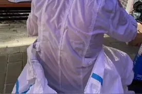 广州核酸检测护士汗水湿透衣服：“大家都很辛苦，只是我的照片刚好被拍下来”图片