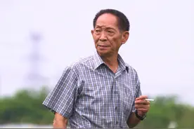 袁隆平：稻田的路图片
