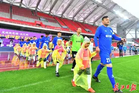 2021“长江杯”武汉职工足球赛盛大开幕，中国足协为赛事点赞图片