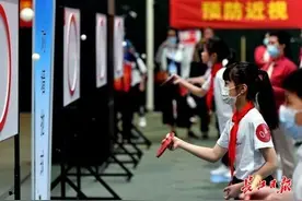 原地颠球、对墙抛球…… 武汉首创！儿时游戏变成改善视力的比赛图片