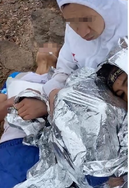 21人遇难！亲历者回忆：前6名只有我一个幸存者了，失温昏迷2小时后死里逃生...事发时的聊天记录让人心碎