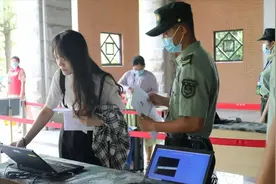 直击全军文职人员招考现场！“孔雀蓝”的队伍在等着你图片
