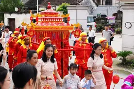 绝了！杭州一女子出嫁，婚礼上这些“宝贝”刷爆朋友圈图片