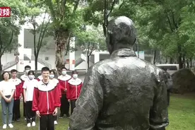 武汉四中师生追忆校友袁隆平：让勤朴博学精神永放光华视频封面