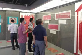 原来196年前的结婚证长这样！“百年婚书展”首次亮相深圳 多角度展示中国婚恋文化传承与变迁图片