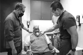 美多名新冠康复者出现罕见后遗症，舌头大到嘴装不下……图片