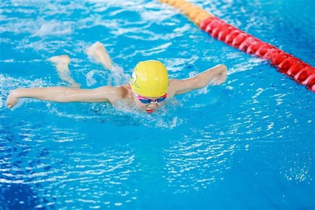 湖北省少年儿童游泳培训基地授牌仪式在光谷为明实验学校举行