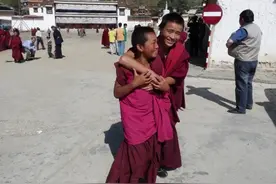 百闻不如一见 一位比利时老人眼中的西藏七十年图片