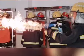 杀虫剂 遇 明火 容易燃烧和爆炸！视频封面