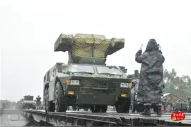 揭秘！兵哥哥两天两夜的军列生活是种怎样体验？图片