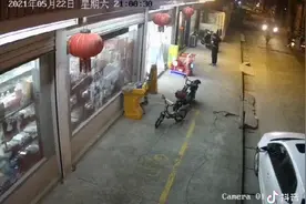 恶犬袭击21人！民警蹲守三天，抓捕现场传来一声枪响……图片