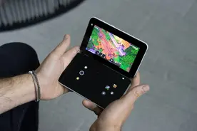 灵感来自NDSL？微软把Surface Duo第二屏幕变成游戏控制器图片