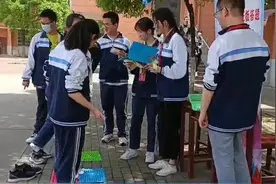 武钢三中举行心理健康文化节，让学生学会“我爱我”图片