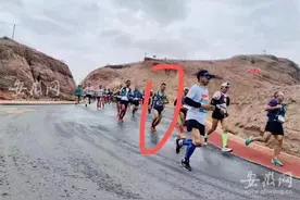 甘肃白银马拉松事件后续：十年前他曾在这里打工 十年后他倒在人生首个百公里赛道上图片