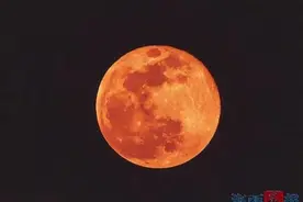 今晚一起来看“超级血月”图片